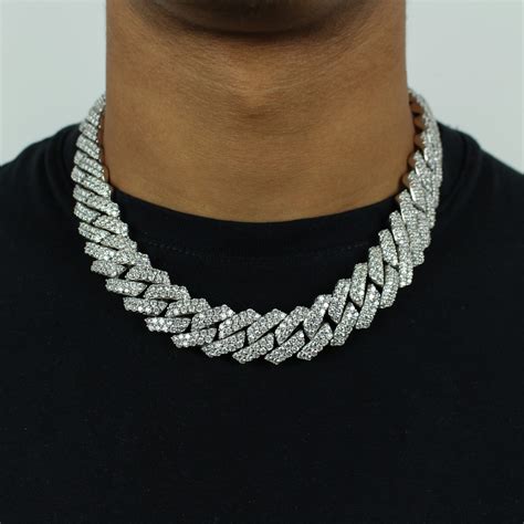 what is an iced out chain